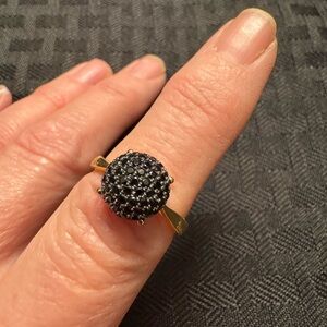 Elegant Black Cubic Zirconia Ring (size 7)